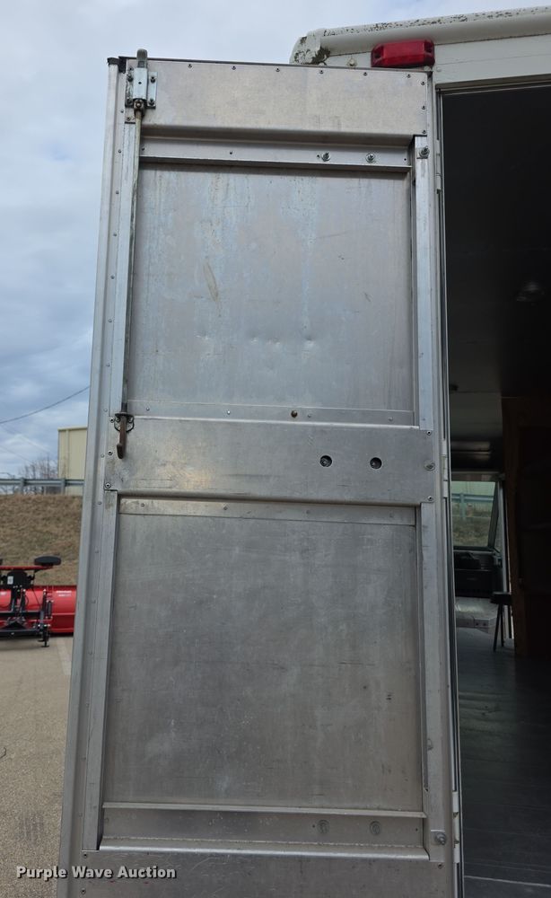 image for item DZ3795 2005 Ford Econoline Utilimaster delivery van