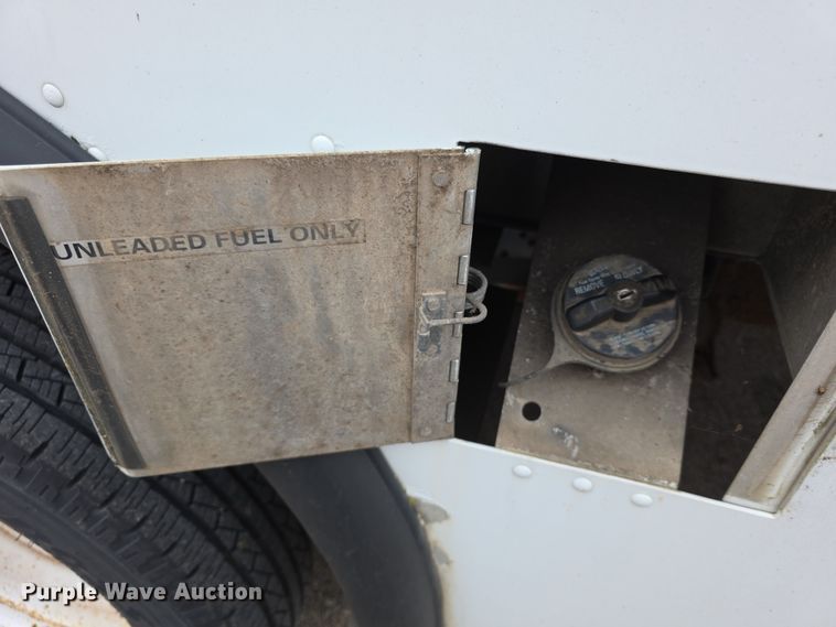 image for item DZ3795 2005 Ford Econoline Utilimaster delivery van