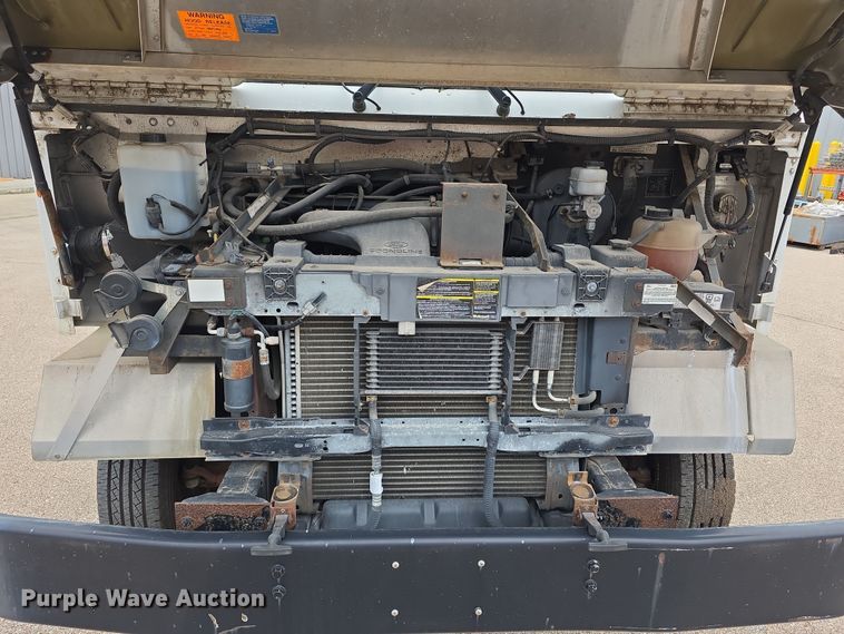 image for item DZ3795 2005 Ford Econoline Utilimaster delivery van