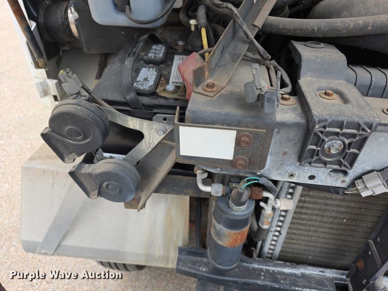 image for item DZ3795 2005 Ford Econoline Utilimaster delivery van