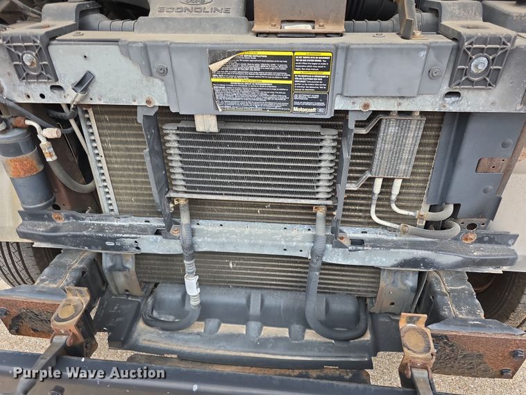 image for item DZ3795 2005 Ford Econoline Utilimaster delivery van