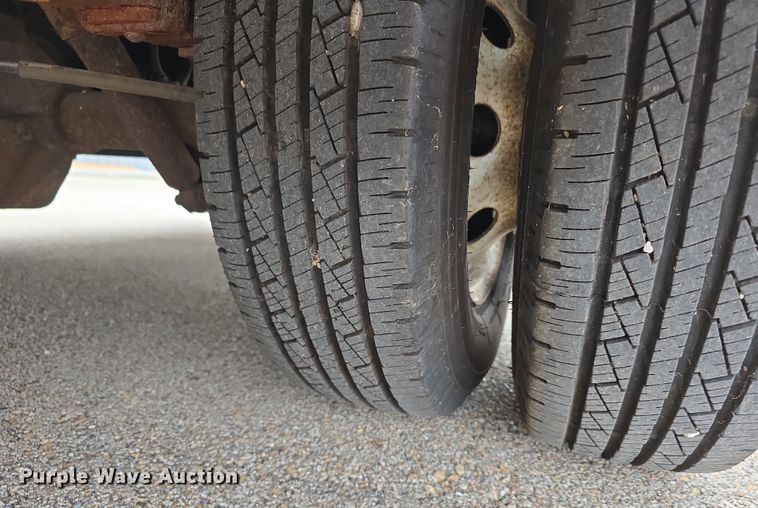 image for item DZ3795 2005 Ford Econoline Utilimaster delivery van