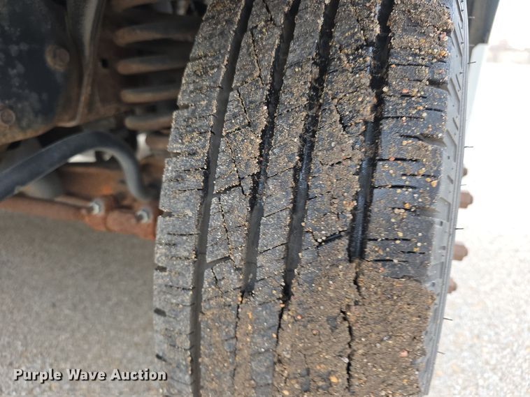 image for item DZ3795 2005 Ford Econoline Utilimaster delivery van