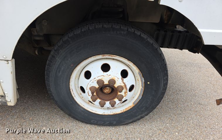 image for item DZ3795 2005 Ford Econoline Utilimaster delivery van