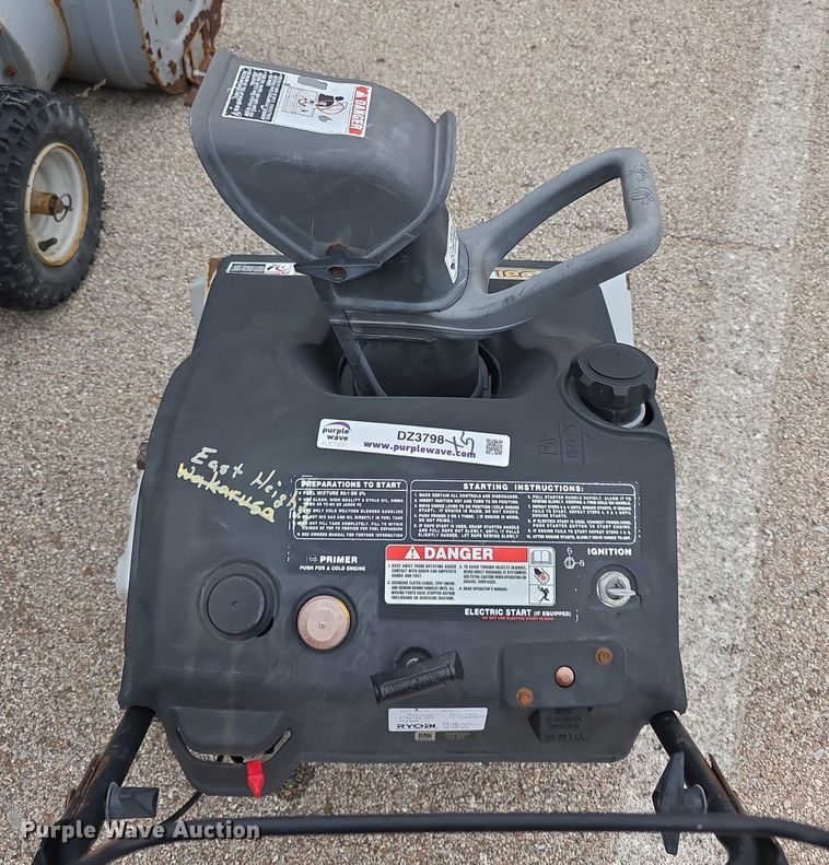 image for item DZ3798 (5) snow blowers