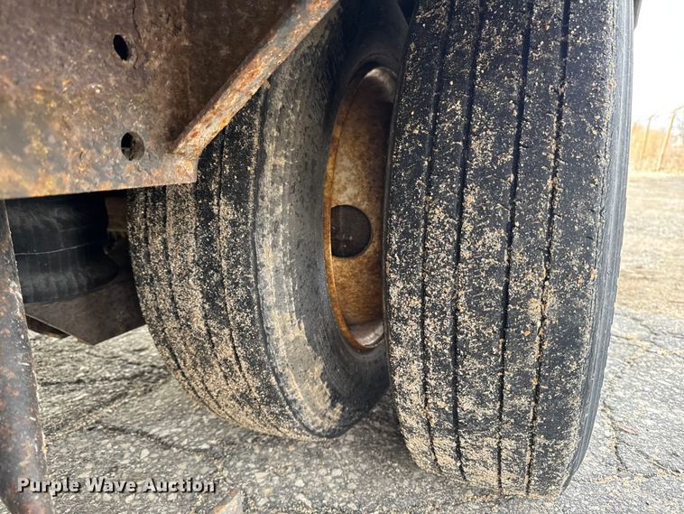 image for item EA2226 1997 Kentucky dry van trailer