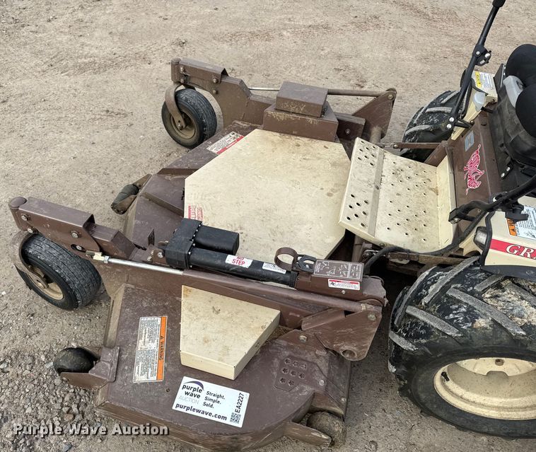 image for item EA2227 Grasshopper 900D ZTR lawn mower