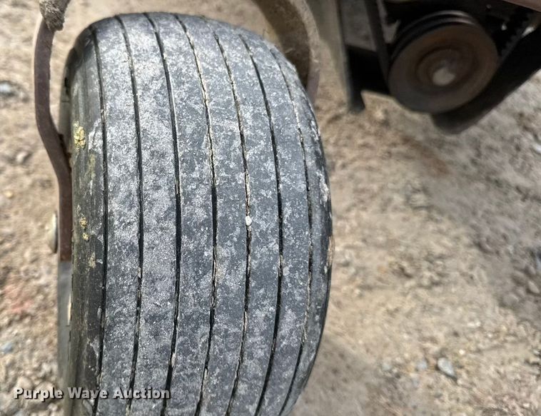 image for item EA2227 Grasshopper 900D ZTR lawn mower