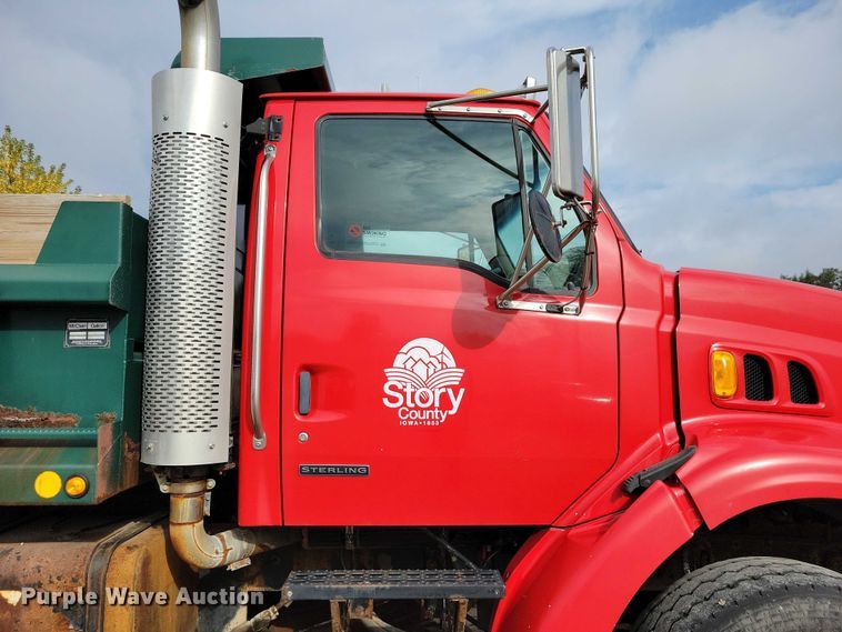 image for item EA2708 2004 Sterling L7500 dump truck