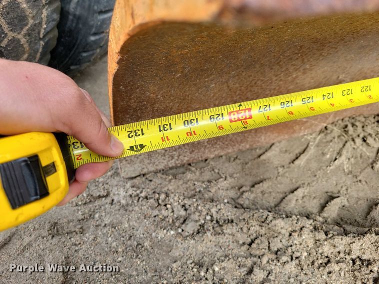 image for item EA2708 2004 Sterling L7500 dump truck