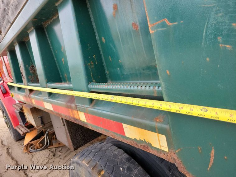 image for item EA2708 2004 Sterling L7500 dump truck