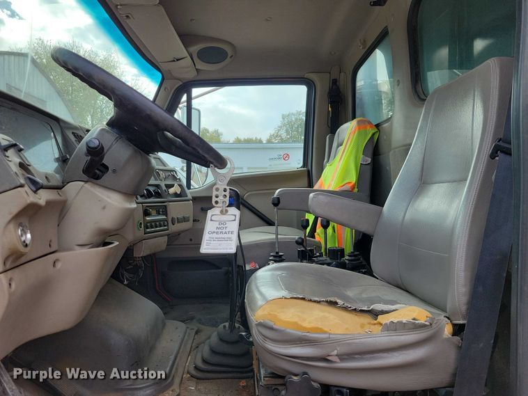 image for item EA2708 2004 Sterling L7500 dump truck