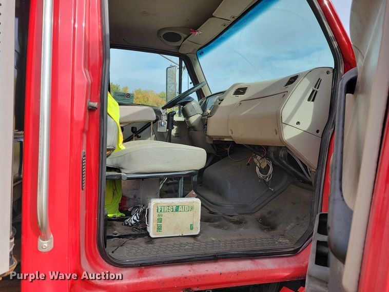 image for item EA2708 2004 Sterling L7500 dump truck