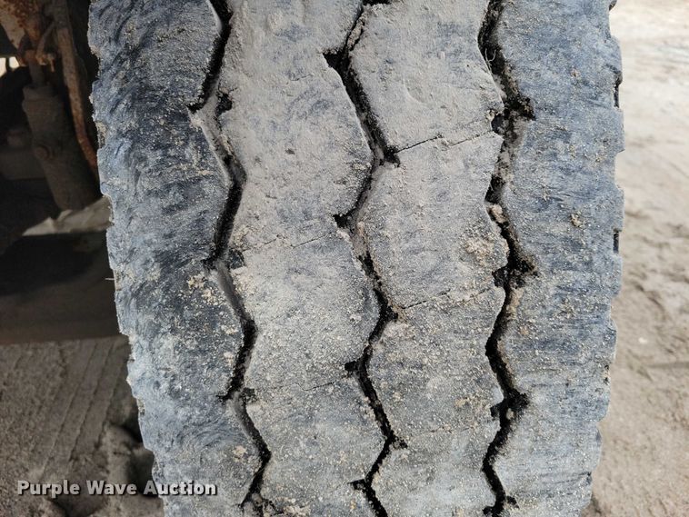 image for item EA2708 2004 Sterling L7500 dump truck