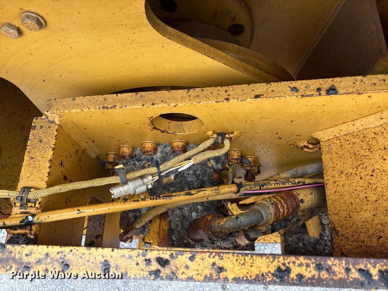 image for item EA7903 1996 Caterpillar CB-534C double drum vibratory roller