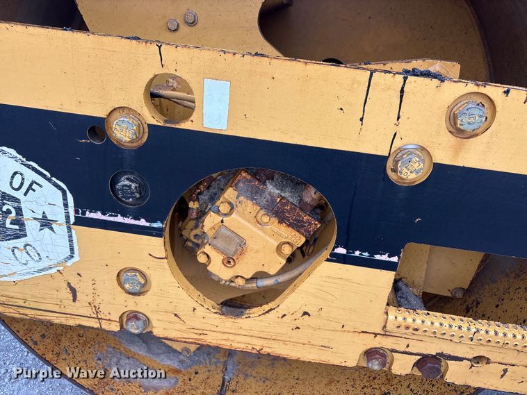 image for item EA7903 1996 Caterpillar CB-534C double drum vibratory roller