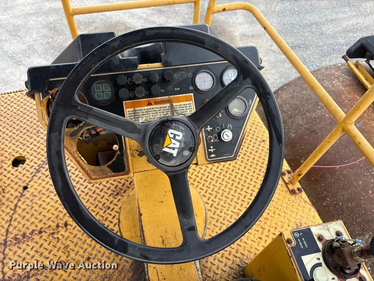 image for item EA7903 1996 Caterpillar CB-534C double drum vibratory roller