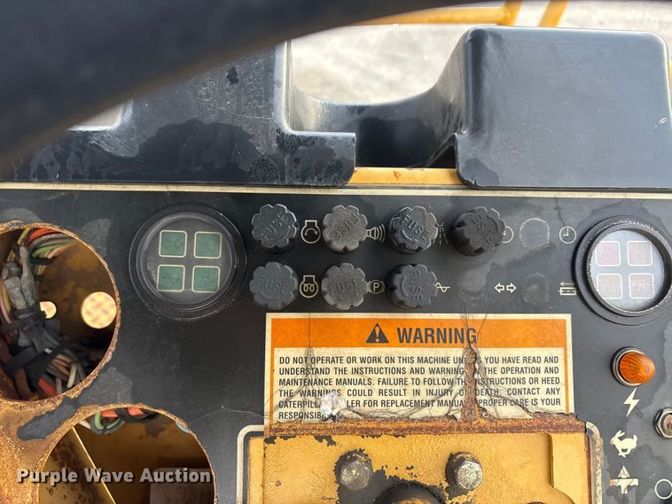 image for item EA7903 1996 Caterpillar CB-534C double drum vibratory roller