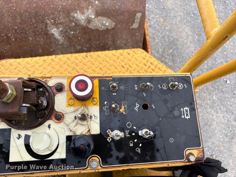 image for item EA7903 1996 Caterpillar CB-534C double drum vibratory roller