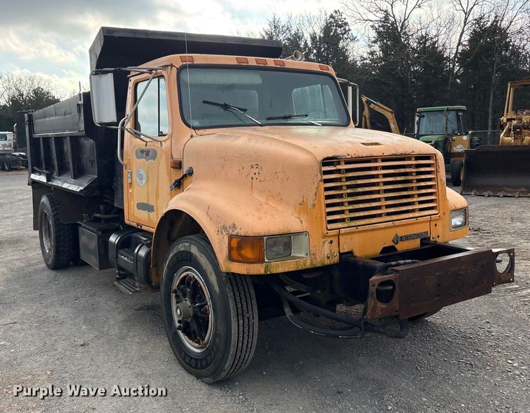 image for item EA7904 1992 International 4700 dump truck