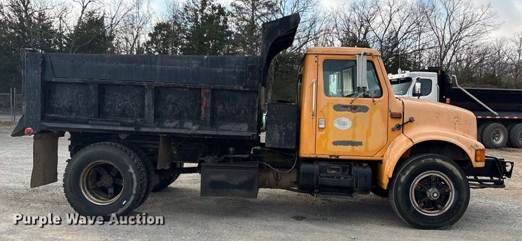 image for item EA7904 1992 International 4700 dump truck