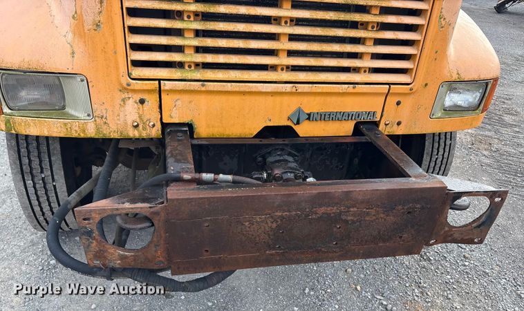 image for item EA7904 1992 International 4700 dump truck