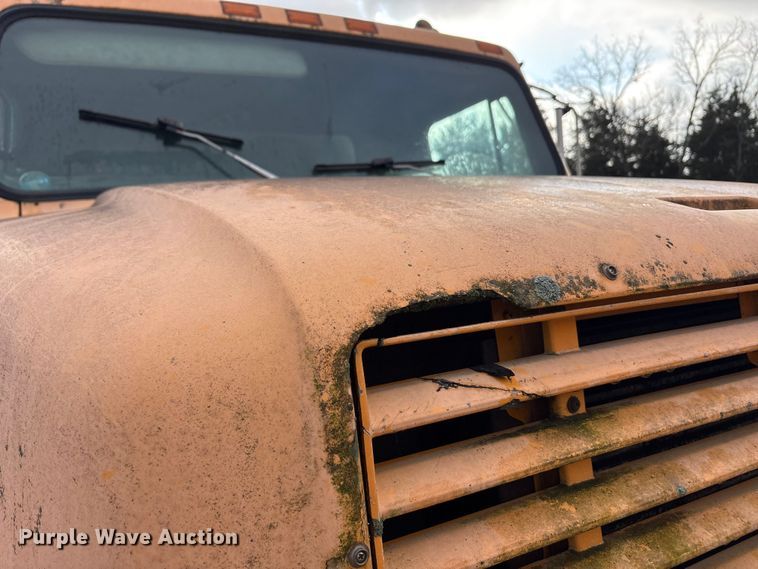 image for item EA7904 1992 International 4700 dump truck