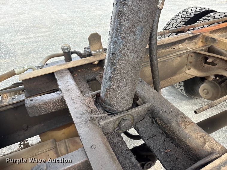 image for item EA7904 1992 International 4700 dump truck