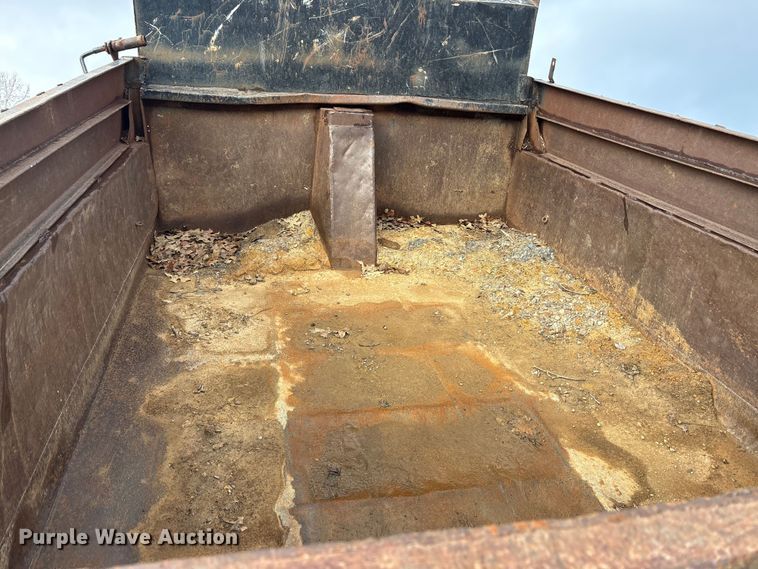 image for item EA7904 1992 International 4700 dump truck