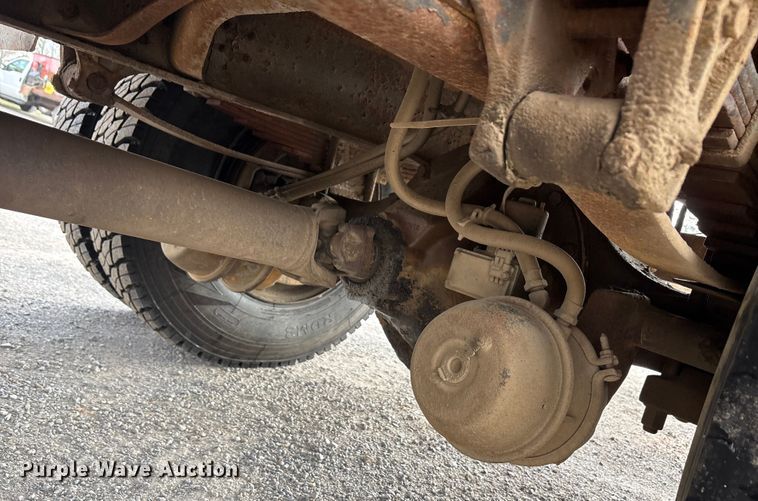 image for item EA7904 1992 International 4700 dump truck