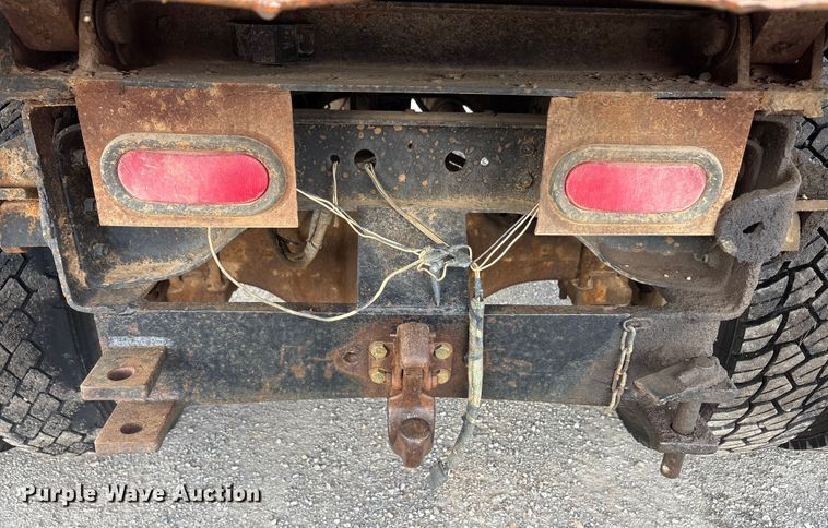 image for item EA7904 1992 International 4700 dump truck