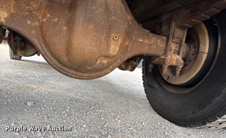 image for item EA7904 1992 International 4700 dump truck