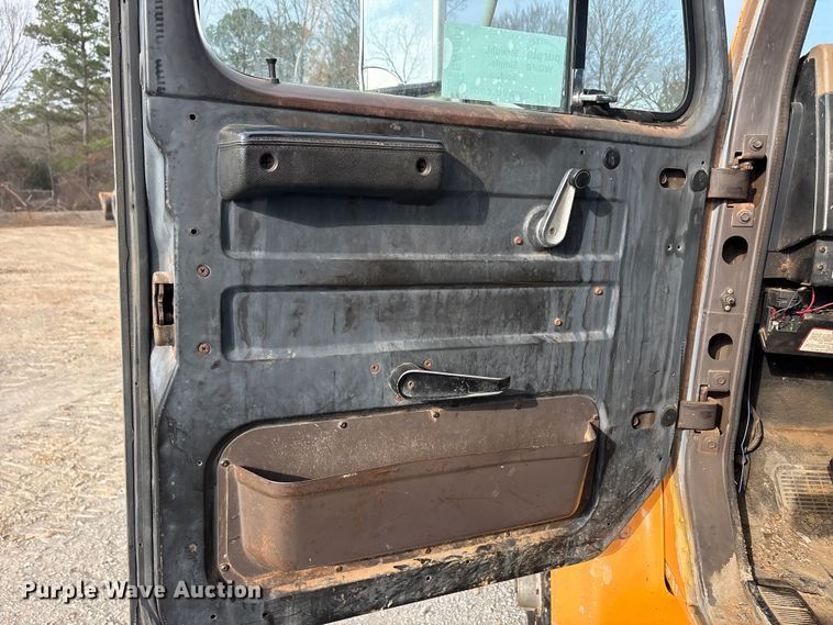 image for item EA7904 1992 International 4700 dump truck