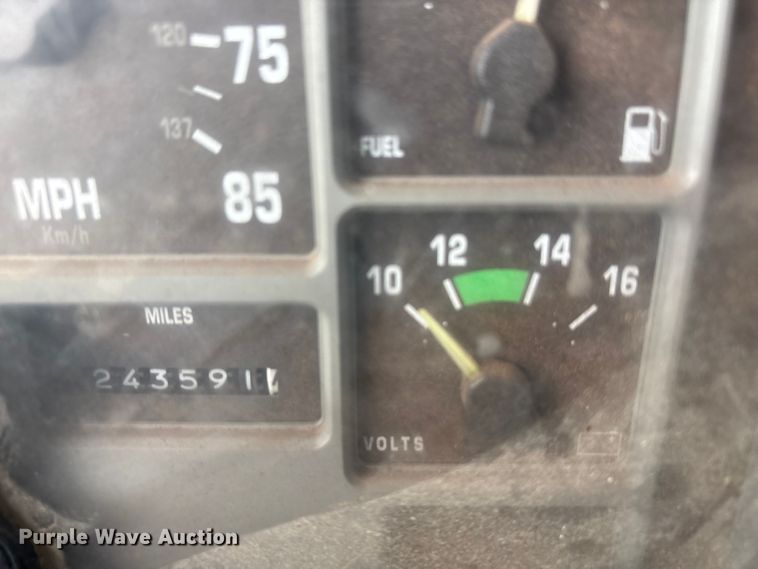 image for item EA7904 1992 International 4700 dump truck