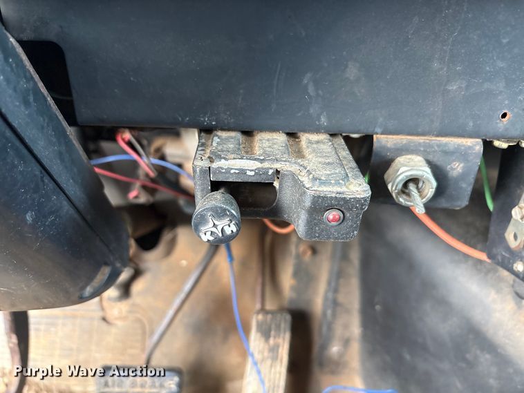 image for item EA7904 1992 International 4700 dump truck