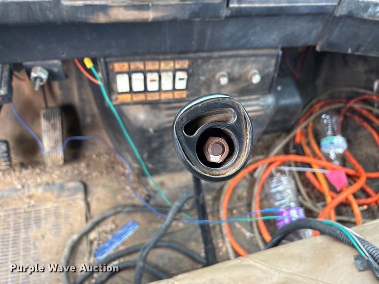 image for item EA7904 1992 International 4700 dump truck