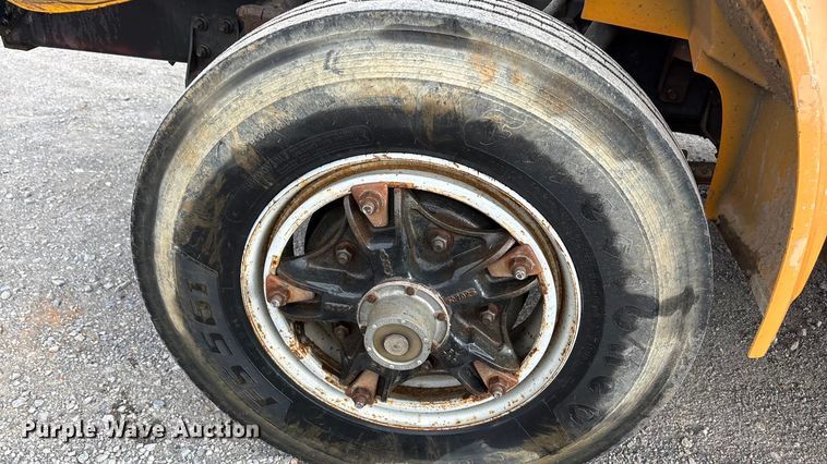 image for item EA7904 1992 International 4700 dump truck