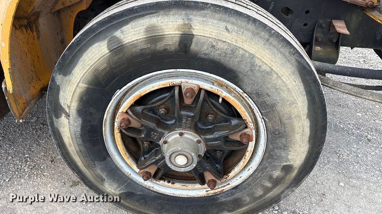 image for item EA7904 1992 International 4700 dump truck