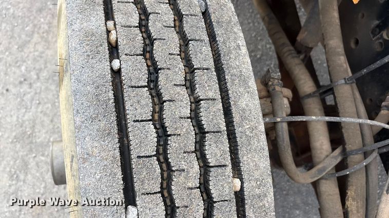 image for item EA7904 1992 International 4700 dump truck