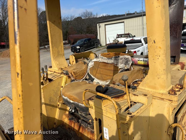 image for item EA7906 1986 Caterpillar 963 track loader
