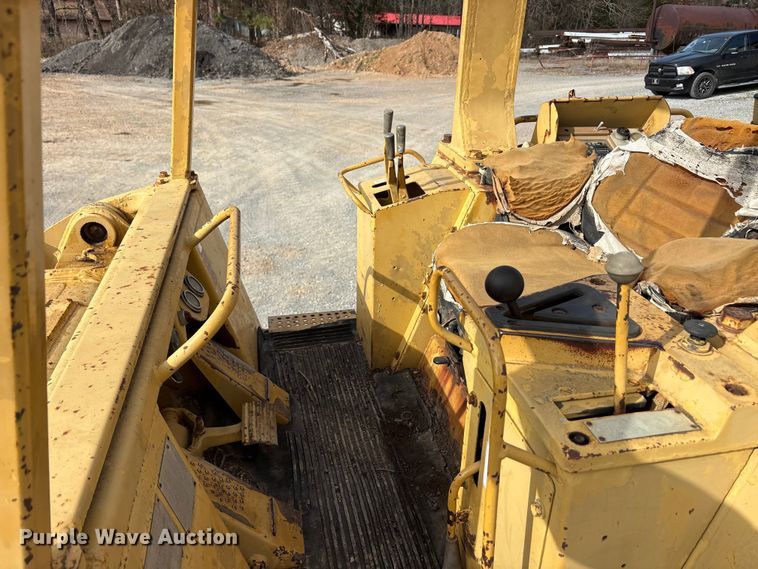 image for item EA7906 1986 Caterpillar 963 track loader