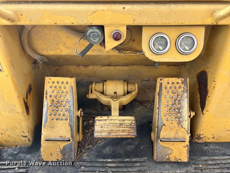 image for item EA7906 1986 Caterpillar 963 track loader