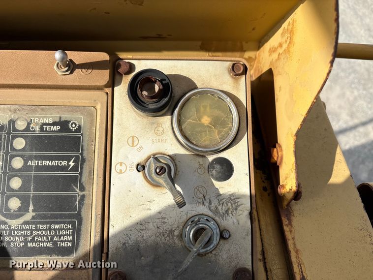 image for item EA7906 1986 Caterpillar 963 track loader