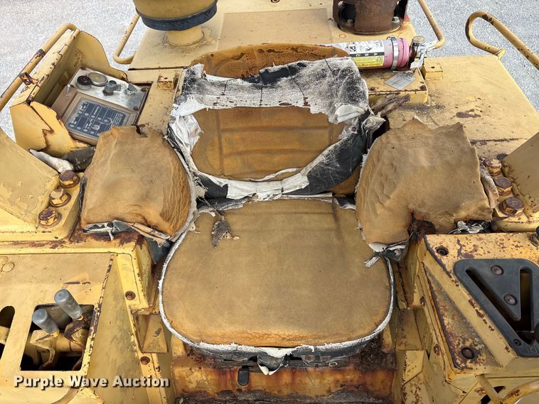 image for item EA7906 1986 Caterpillar 963 track loader