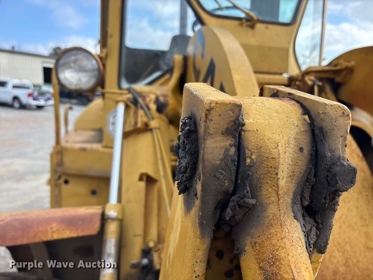 image for item EA7908 1973 Caterpillar 950 wheel loader