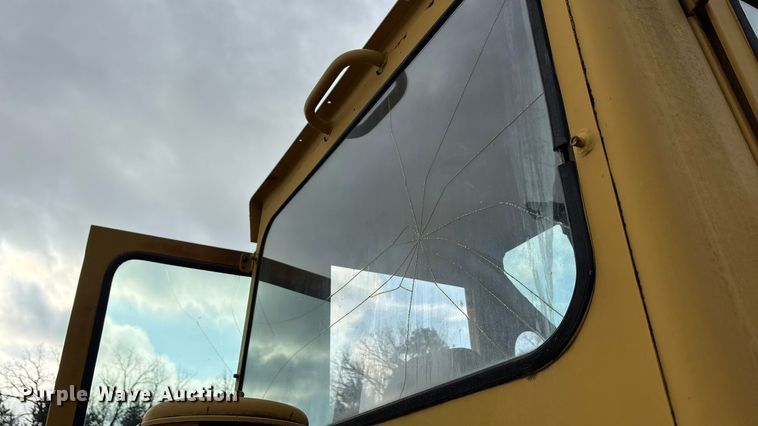 image for item EA7908 1973 Caterpillar 950 wheel loader