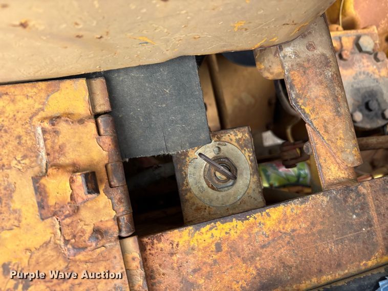 image for item EA7908 1973 Caterpillar 950 wheel loader