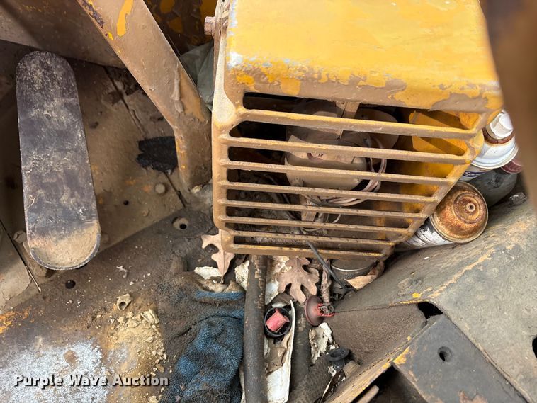 image for item EA7908 1973 Caterpillar 950 wheel loader