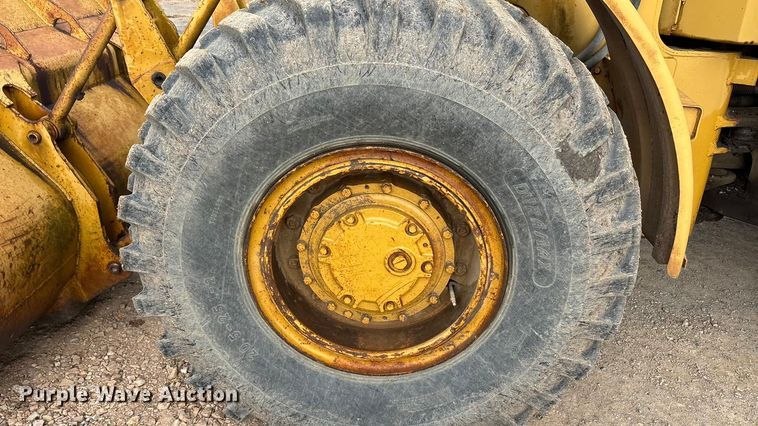 image for item EA7908 1973 Caterpillar 950 wheel loader