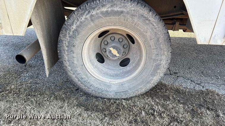 image for item EC4496 1995 Chevrolet C3500 utility bed pickup truck